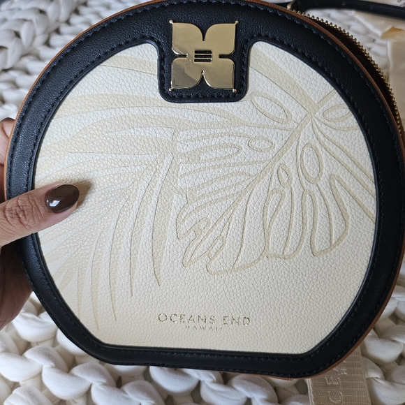 OCEANS END Hawaii Bag - Picture 2 of 7
